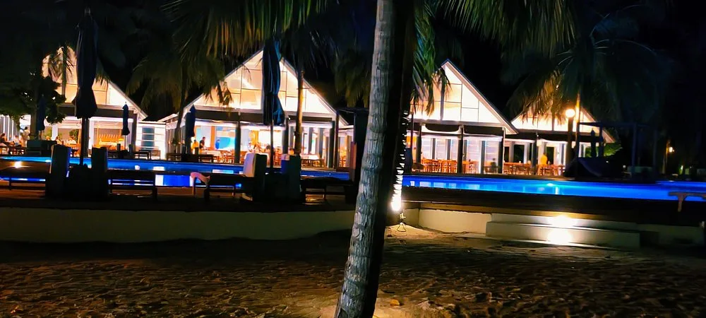 Furaveri Maldives: Ресторан 8