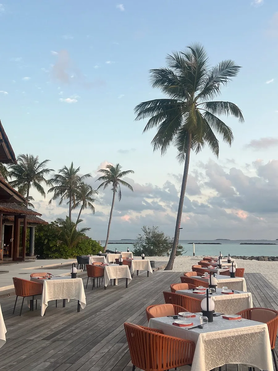 Furaveri Maldives: Ресторан 11