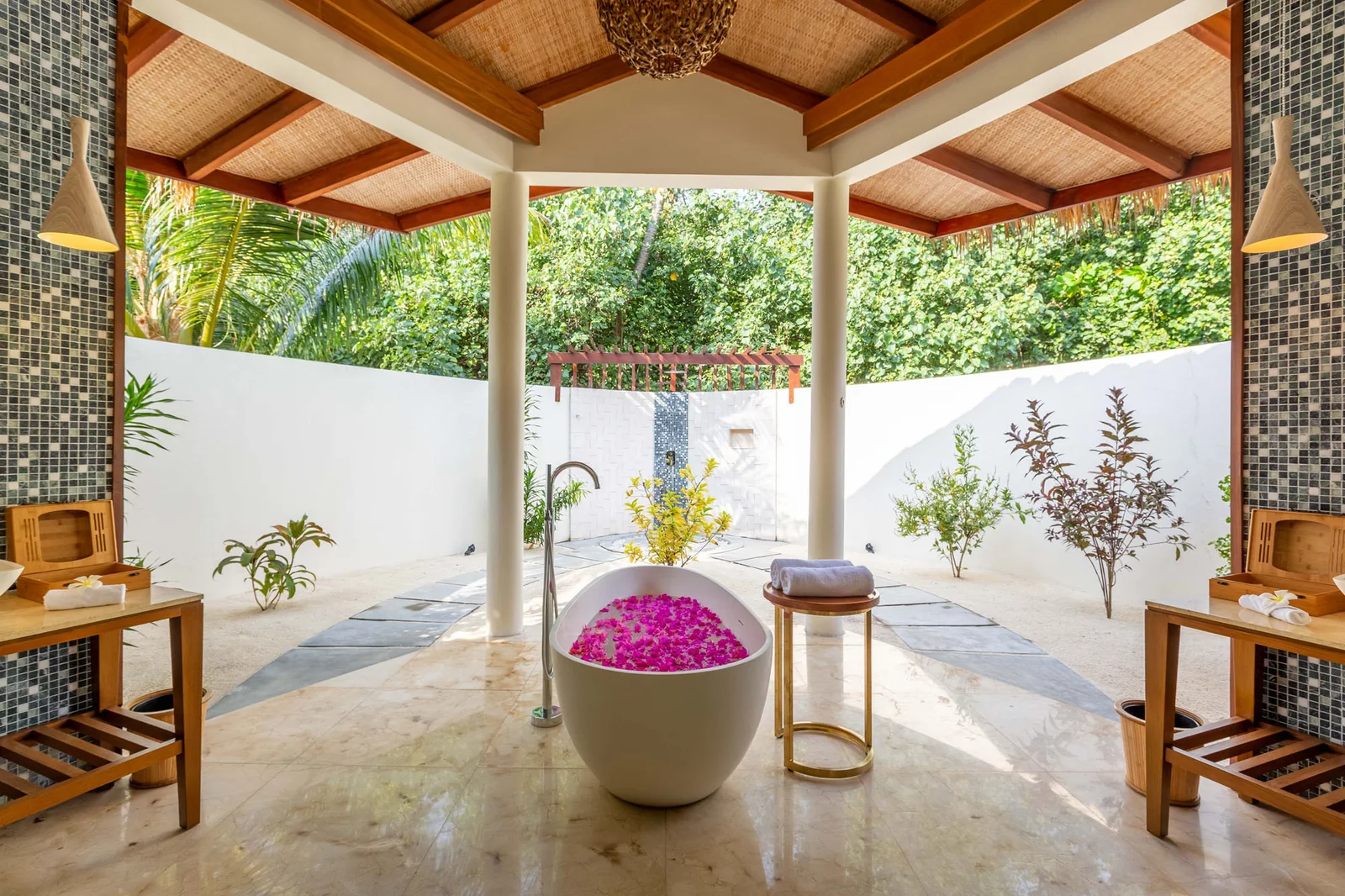 Beach Pool Villa with Jacuzzi - фото 5