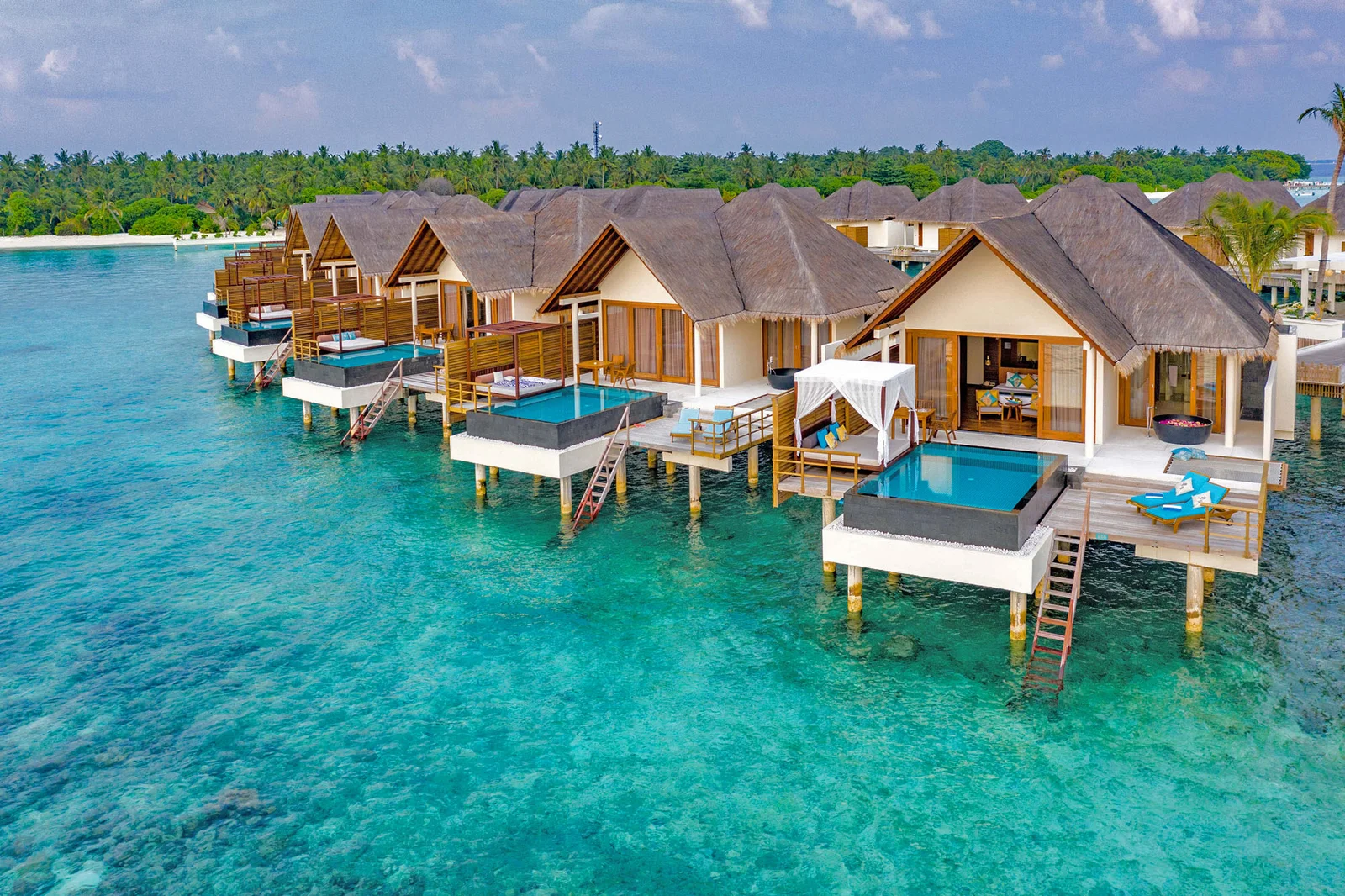 Sunset Ocean Pool Villa