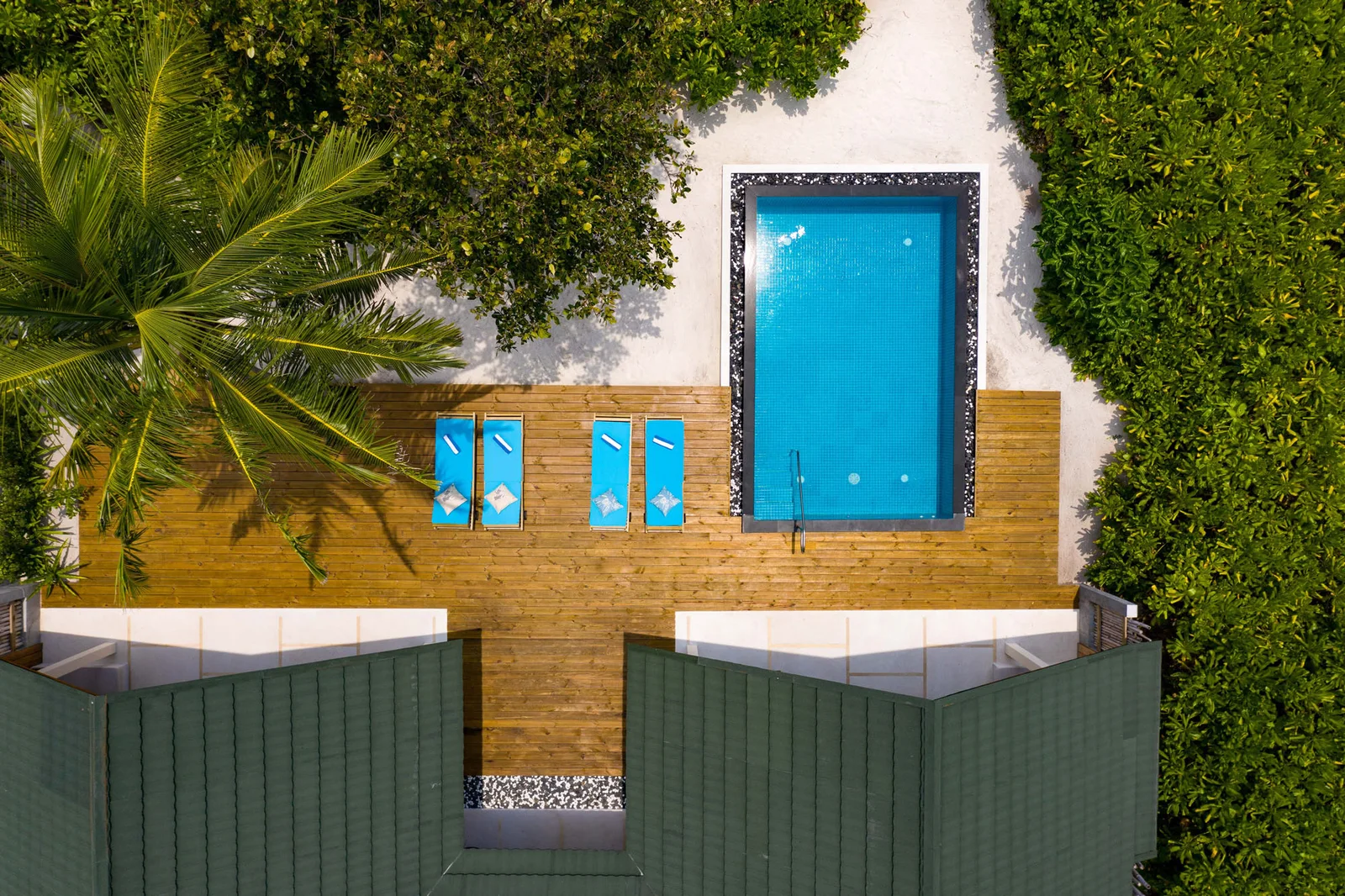 TWO BEDROOM PRIVATE LUXURY BEACH RESIDENCE - фото 6