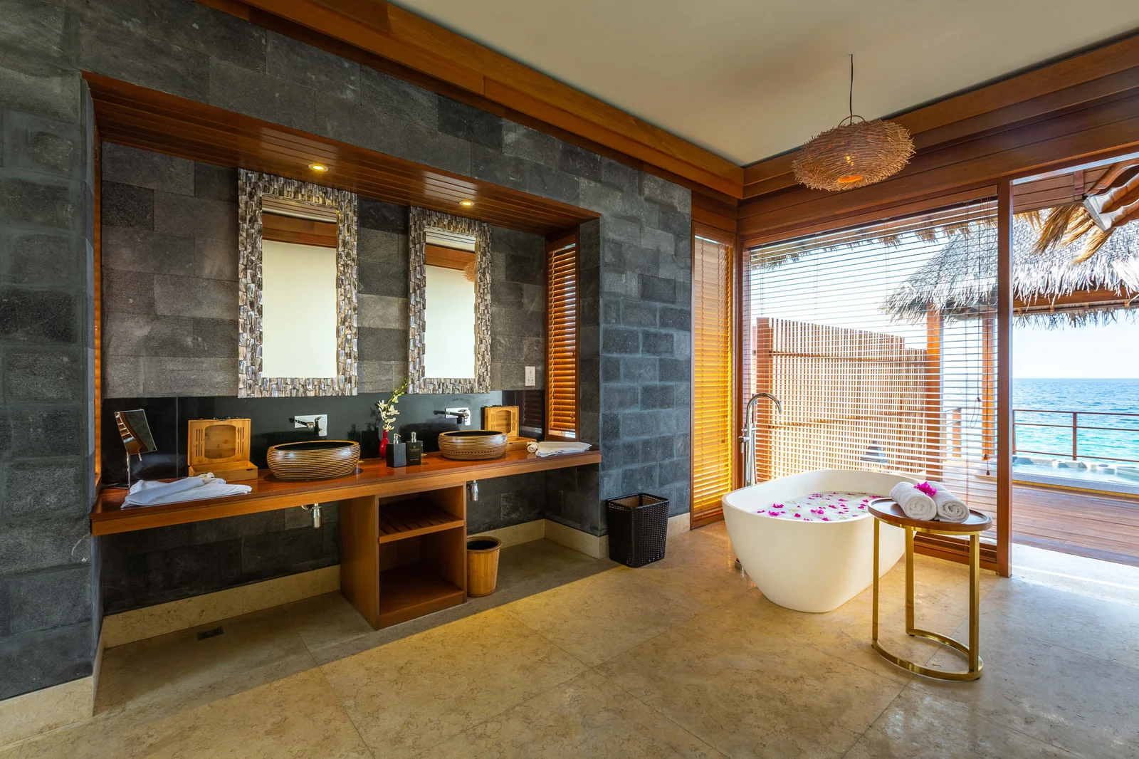 TWO BEDROOM PRIVATE OCEAN REEF RESIDENCE - фото 4